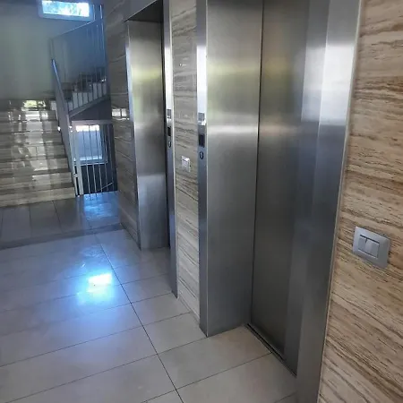 Апартаменти Kleos - Stazione E Policlinico Барі