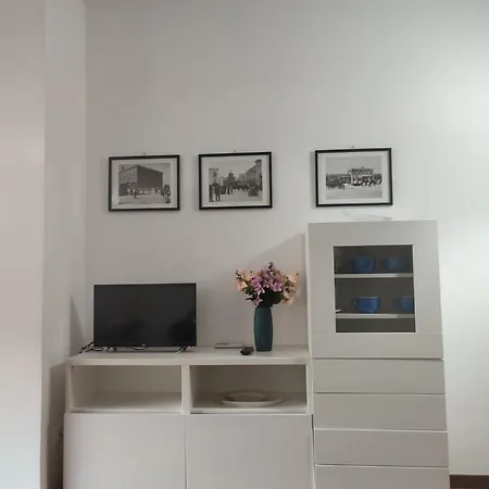 Kleos - Stazione E Policlinico Барі